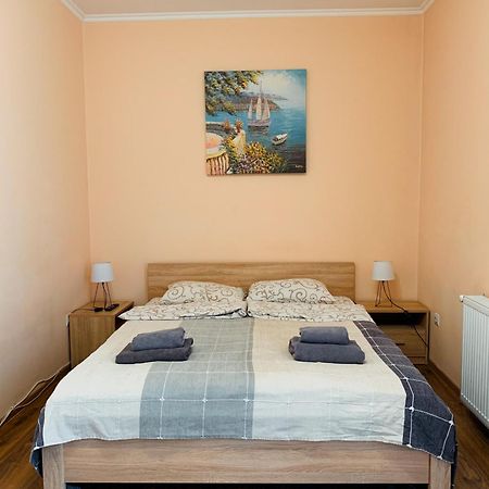 Apartments Domovik Мостова 5 Кв 38 Mukačevo Exteriér fotografie